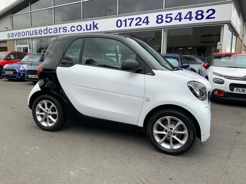White Used 2016 Smart ForTwo Coupé Passion Coupe | £5,848 (Fair price) - Image 1/4