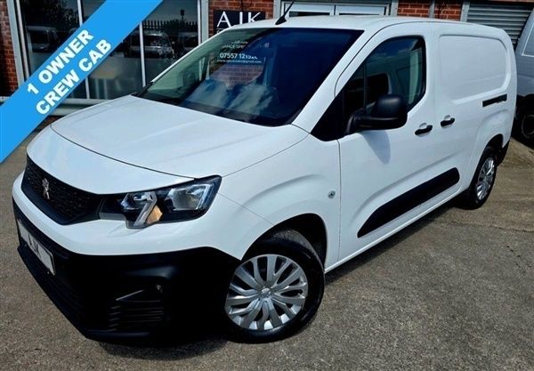 White Used 2021 Peugeot Partner MPV | £11,994 (A bit pricey) - Image 1/4