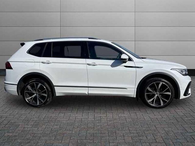 Used VW Tiguan Allspace R-line 150 HP (110 kW) 2022 White SUV