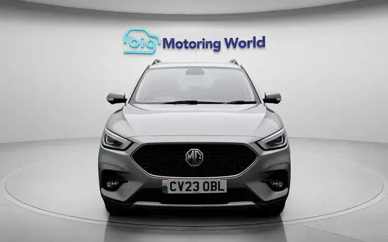 Usado MG ZS Exclusive 106 CV (77 kW) 2023 Plateado SUV