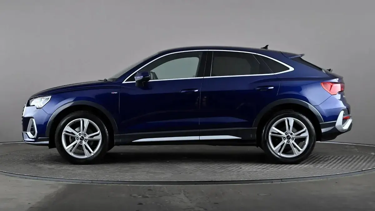 Begagnad Audi Q3 Comfort 150 HK (110 kW) 2021 Blå SUV