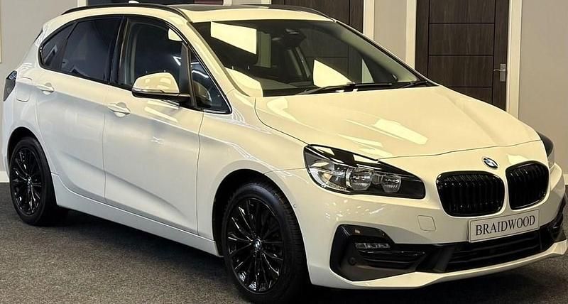 Used BMW 218 Luxury Line 150 HP (110 kW) 2018 White Hatchback
