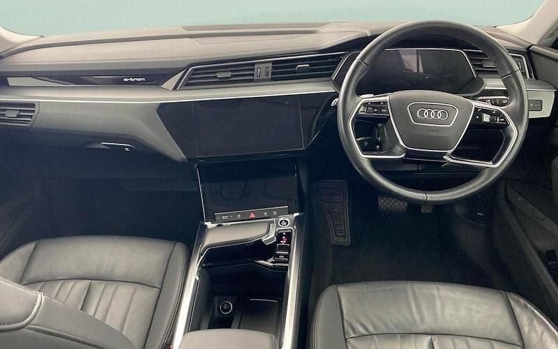 Used Audi e-tron Comfort 230 kW (313 HP) 2022 White SUV