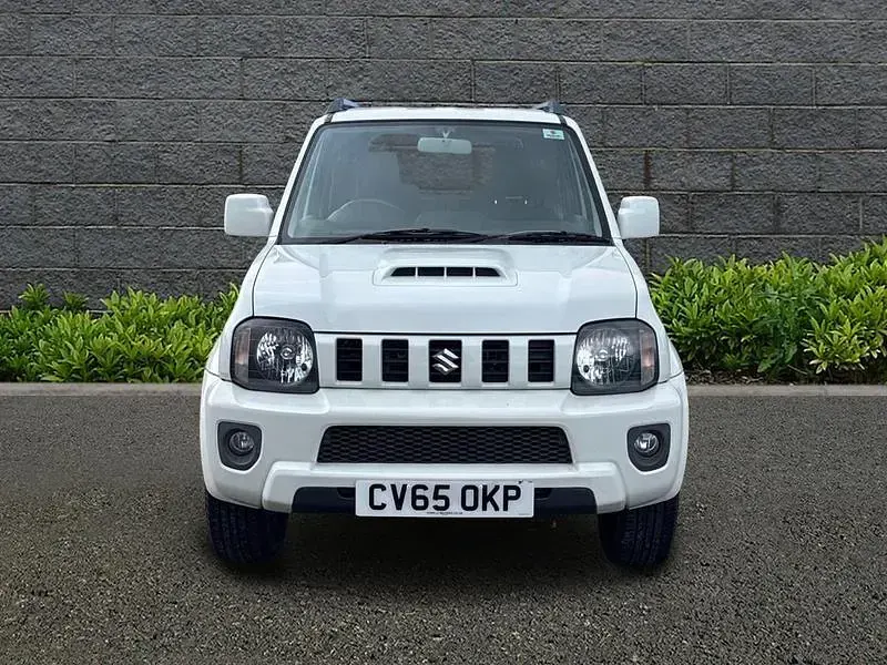 Used Suzuki Jimny SZ4 85 HP (62 kW) 2015 White SUV