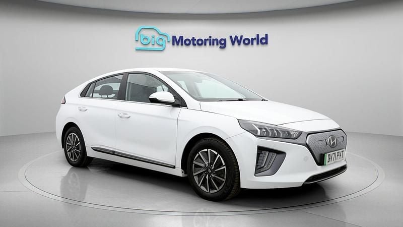 Used Hyundai Ioniq Premium 100 kW (136 HP) 2021 White Hatchback