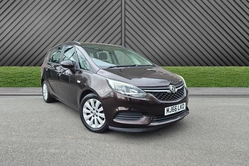 Used Vauxhall Zafira Tourer Design Edition 140 HP (102 kW) 2016 Brown MPV