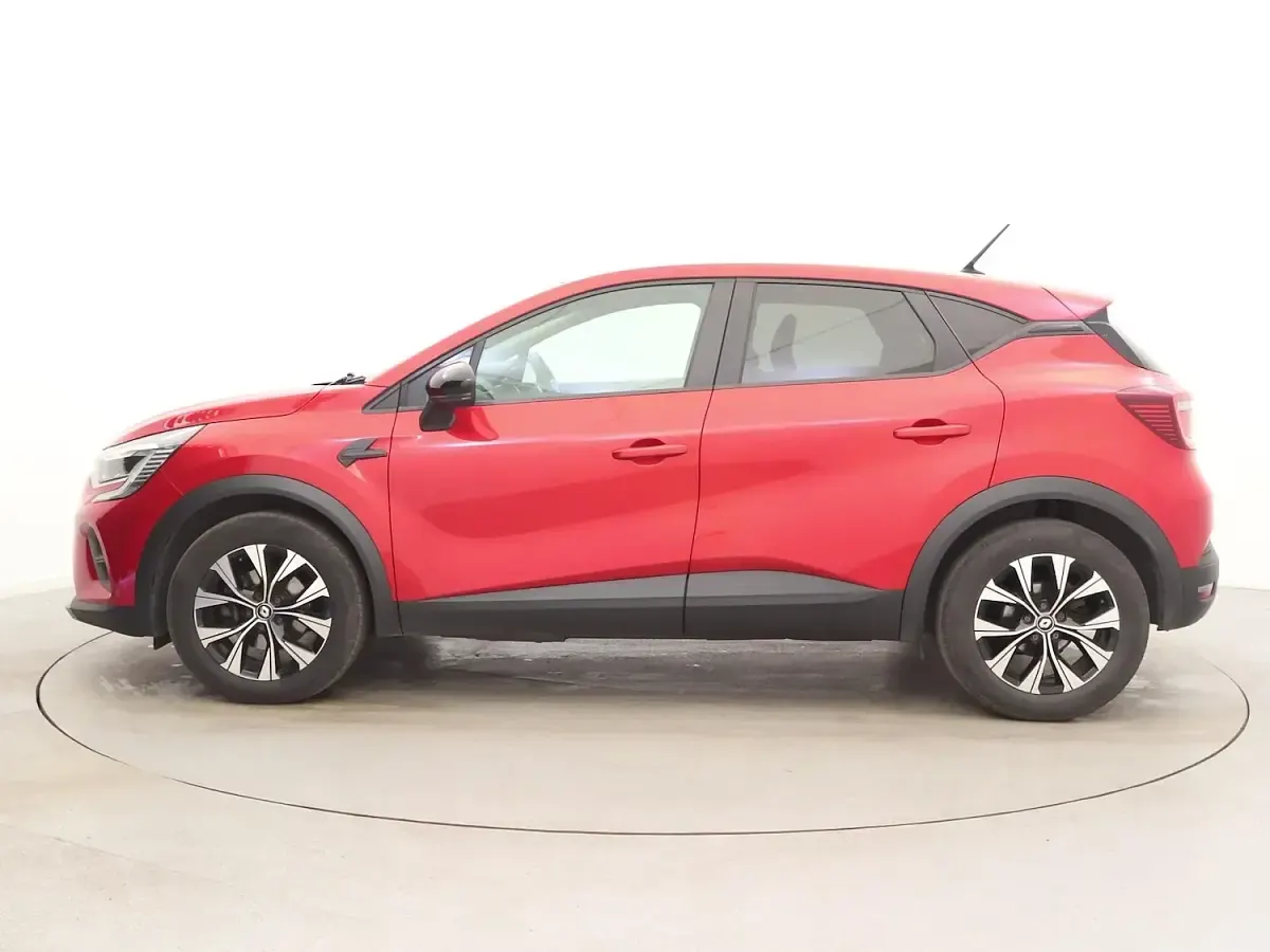 Used Renault Captur Evolution 143 HP (105 kW) 2023 Red SUV