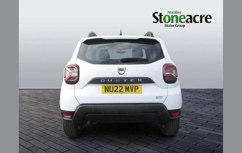 Used Dacia Duster Essentiel 99 HP (72 kW) 2022 White SUV