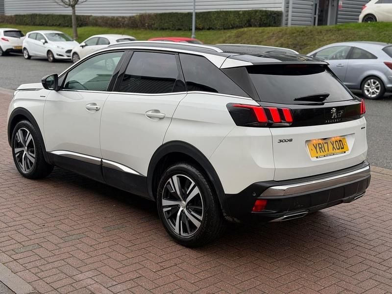 Used Peugeot 3008 GT-line 180 HP (132 kW) 2017 White Hatchback