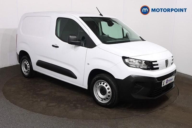 White Used 2024 Peugeot Partner MPV | £13,199 (Fair price) - Image 1/4