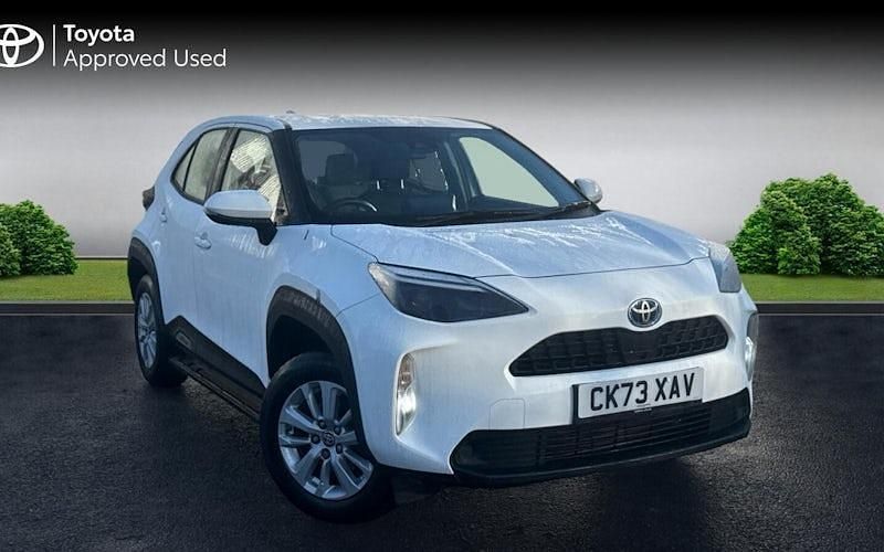 Used 2025 Toyota Yaris Hybrid Estate | £18,947 (Super price) - Image 1/4