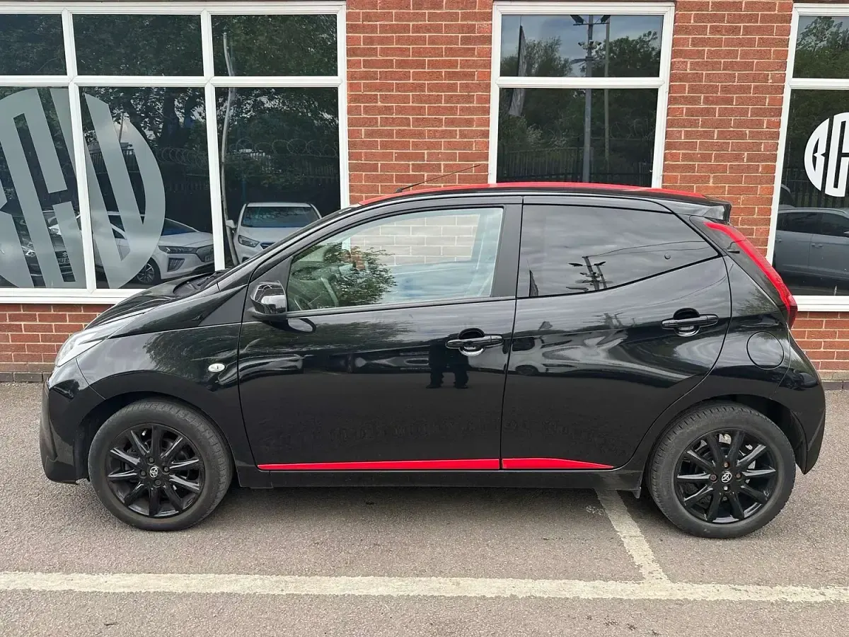 Gebraucht Toyota Aygo x-press 2019 Schwarz Kleinwagen