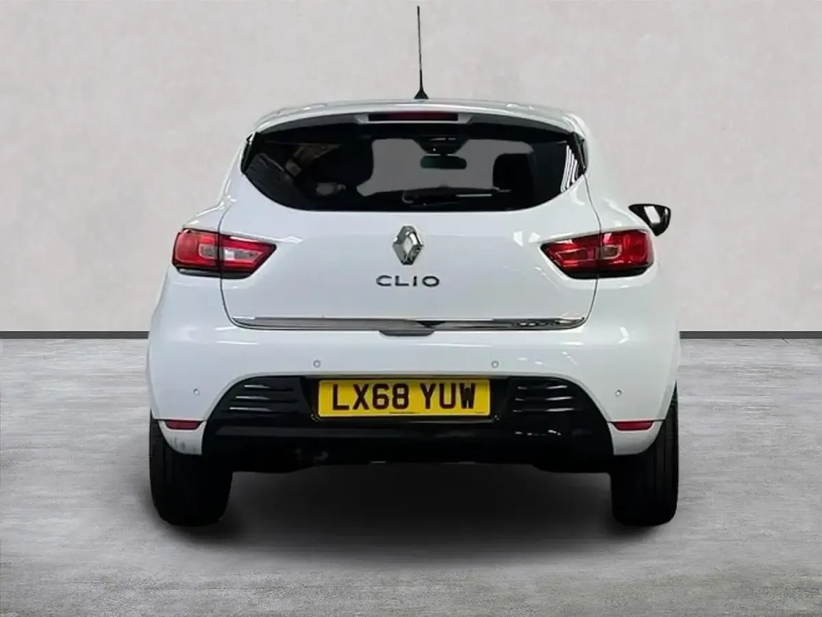 Used Renault Clio Iconic 2018 White Hatchback