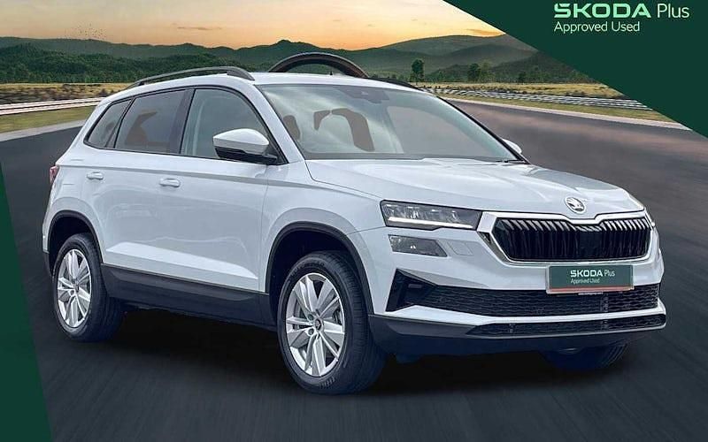 White Used 2025 Skoda Karoq SE SUV | £28,343 (Expensive) - Image 1/4
