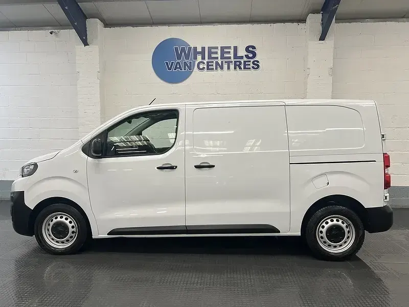 Käytetty Peugeot Expert Premium 2023 Valkoinen Van