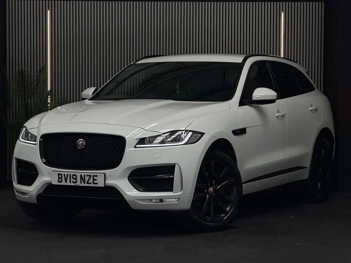 Used Jaguar F-Pace R-Sport 180 HP (132 kW) 2019 White SUV