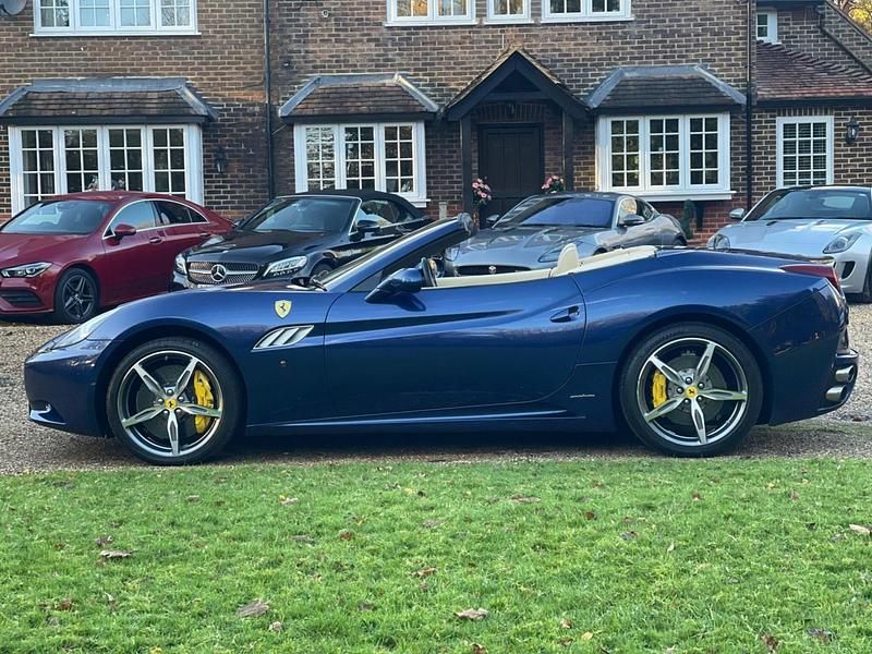 Used Ferrari California 490 HP (360 kW) 2014 Blue Cabriolet