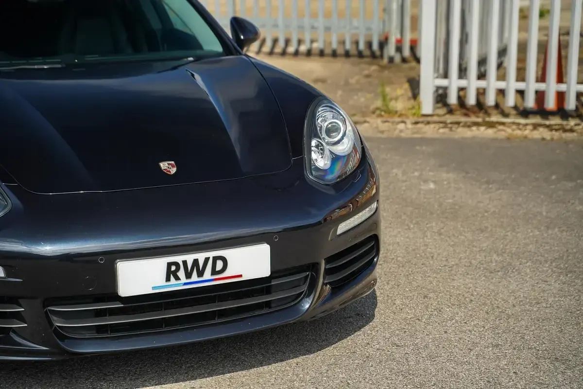 Used Porsche Panamera 300 HP (220 kW) 2014 Black Hatchback