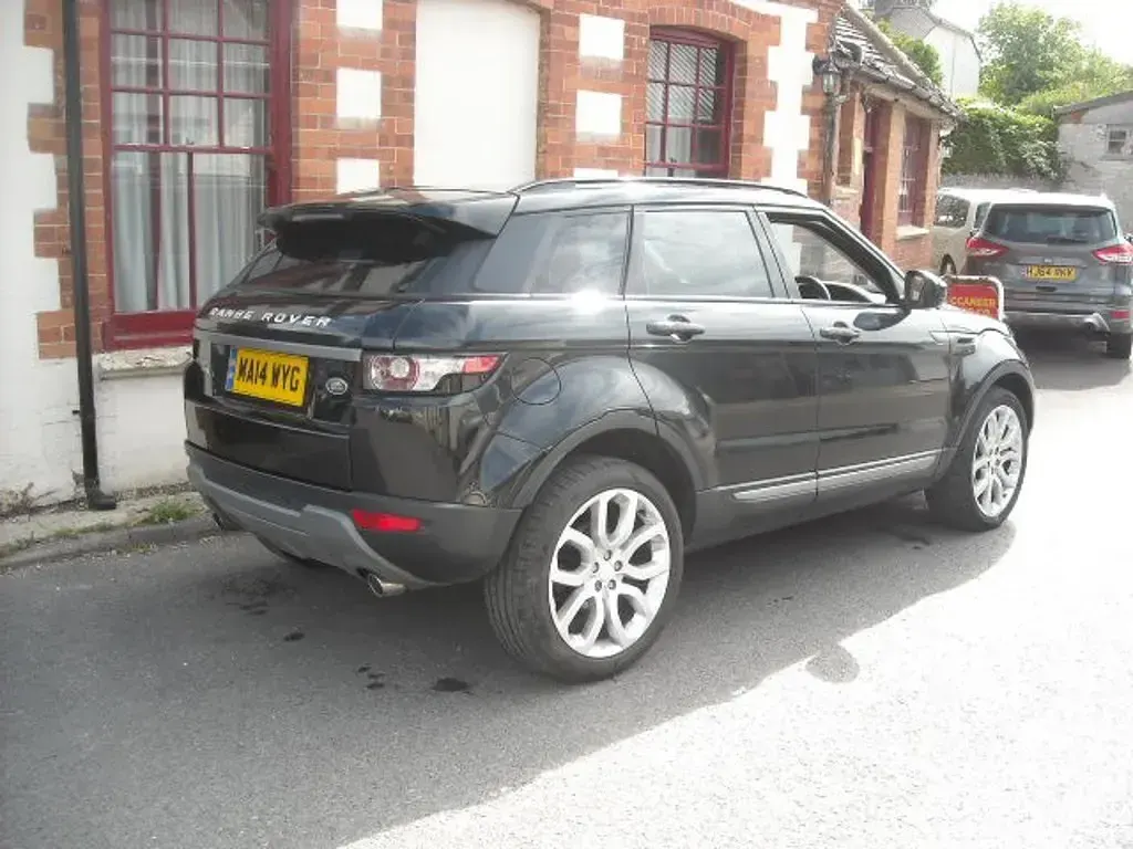 Used Land Rover Range Rover evoque Pure 190 HP (139 kW) 2014 Black SUV