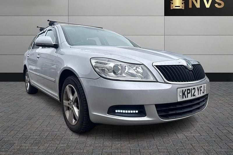 Used Skoda Octavia SE 105 HP (77 kW) 2012 Silver Estate