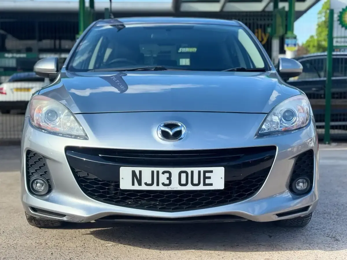 Używany Mazda 3 105 KM (77 kW) 2013 Srebrny Hatchback