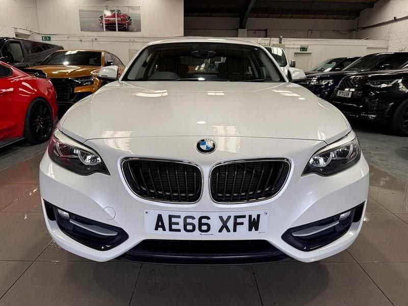 Used BMW 218 Sport Line 136 HP (100 kW) 2016 White Coupe