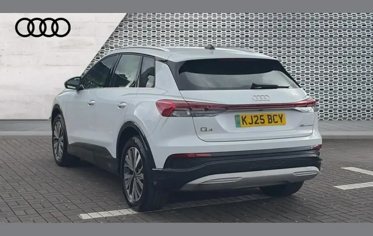Used Audi Q4 e-tron Sport 210 kW (286 HP) 2025 White SUV