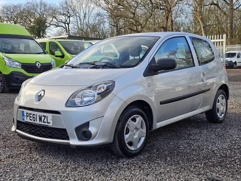 Used Renault Twingo 75 HP (55 kW) 2011 Silver Hatchback