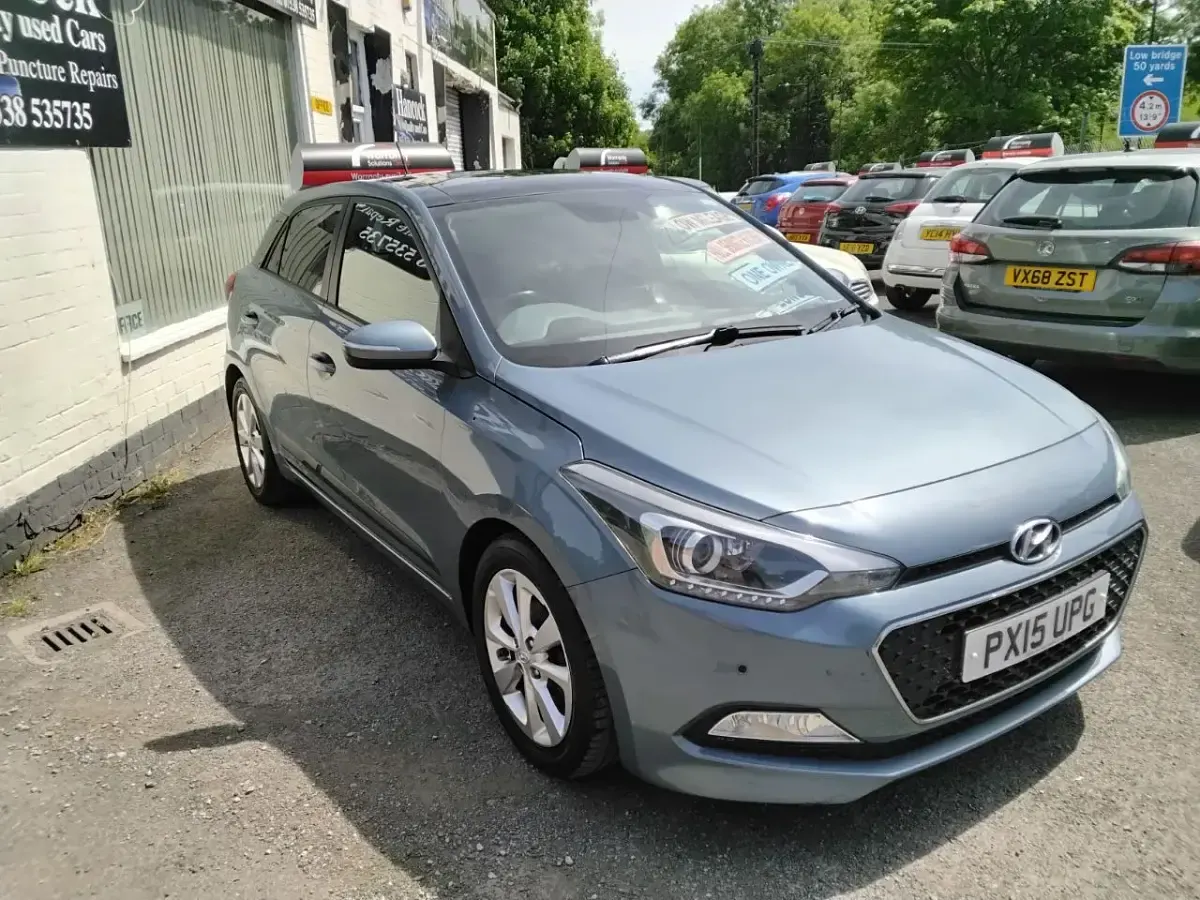 Used Hyundai i20 Premium SE 100 HP (73 kW) 2015 Blue Hatchback