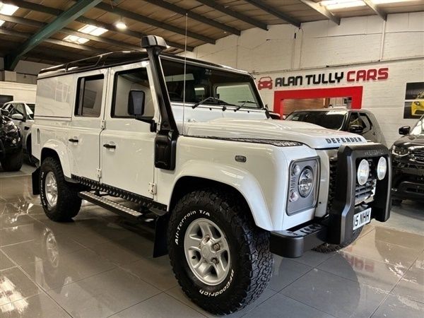 White Used 2015 Land Rover Defender SUV | £33,995 (Expensive) - Image 1/1