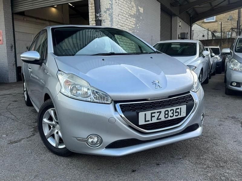 Used Peugeot 208 Active 82 HP (60 kW) 2013 Silver Hatchback