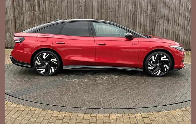Begagnad VW ID.7 GTX 250 kW (340 HK) 2024 Röd Halvkombi