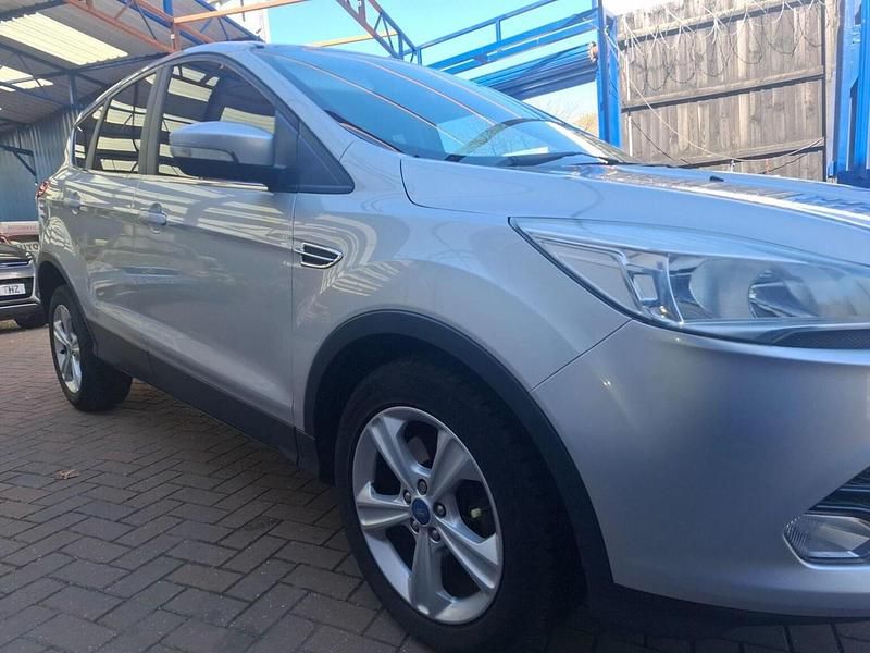 Second-hand Ford Kuga Zetec 140 CP (102 kW) 2013 Argintiu SUV