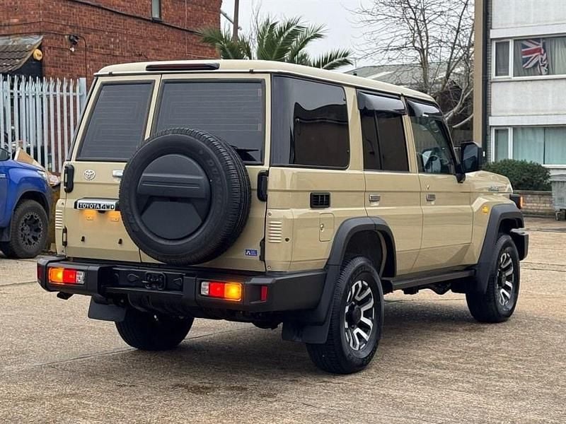 New Toyota Land Cruiser 204 HP (150 kW) 2025 Beige SUV