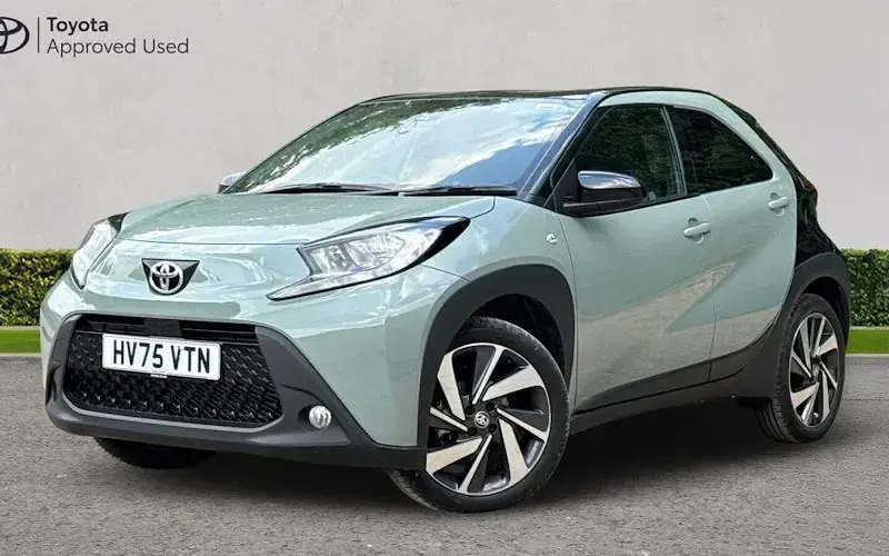 Used Toyota Aygo X 72 HP (52 kW) 2025 Green SUV