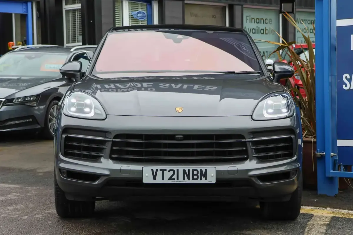 Used Porsche Cayenne 462 HP (339 kW) 2021 Grey SUV