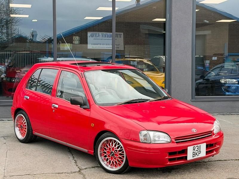 Used Toyota Starlet 1998 Red Hatchback