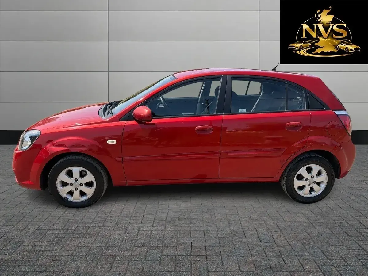Used Kia Rio 2010 Red Hatchback
