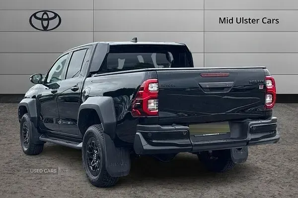 Used Toyota HiLux Sport 201 HP (147 kW) 2025 Black Pickup