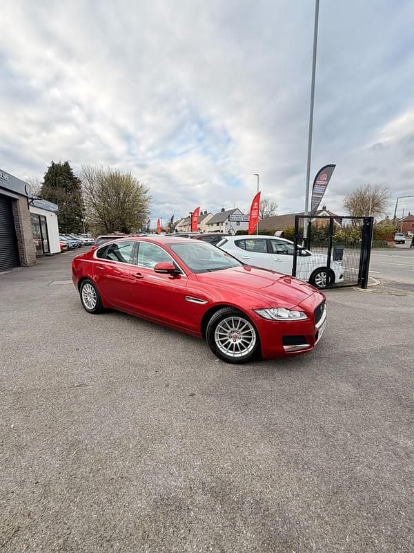 Begagnad Jaguar XF Prestige 2017 Röd Sedan