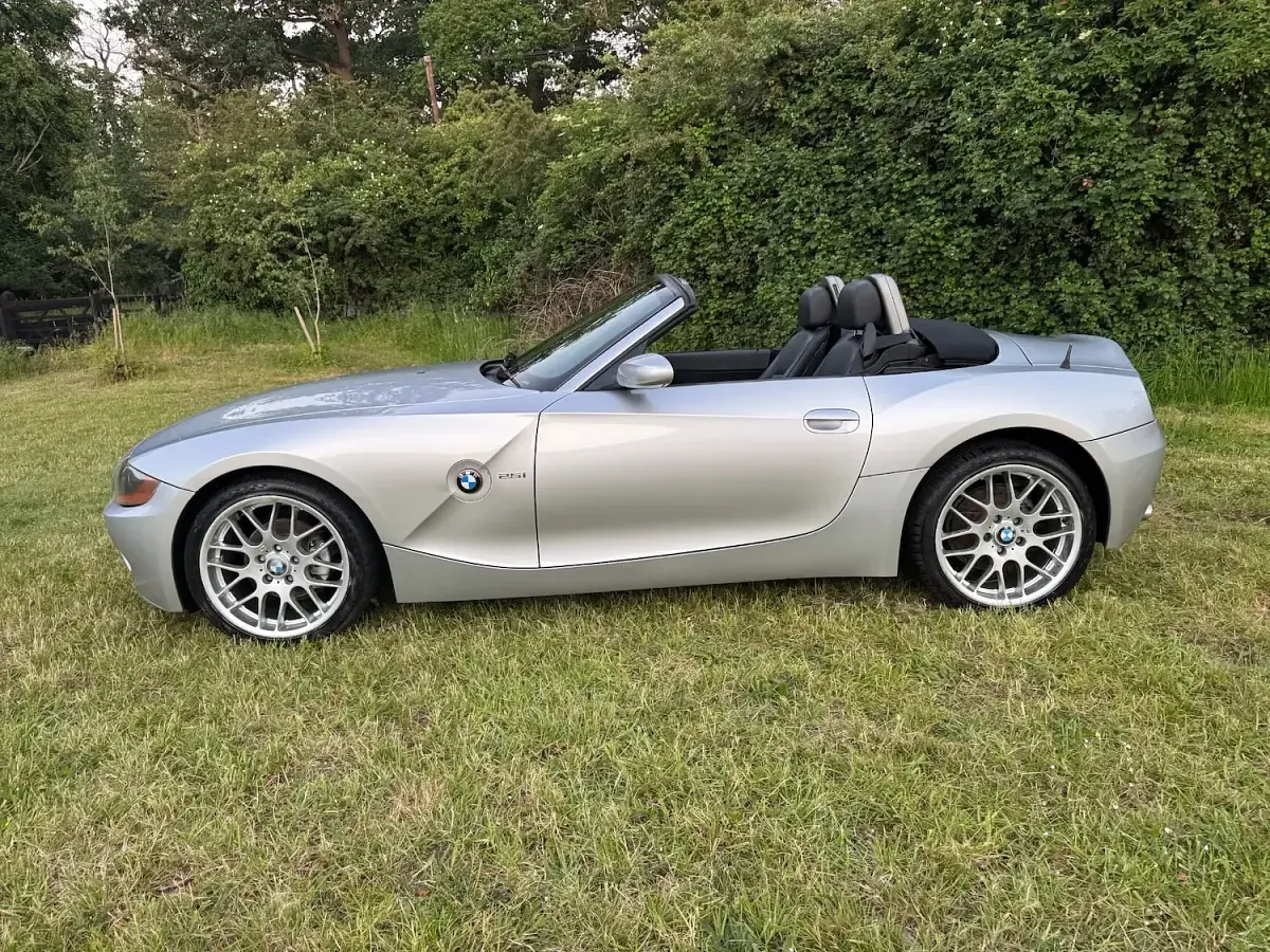 Used BMW Z4 192 HP (141 kW) 2003 Silver Cabriolet