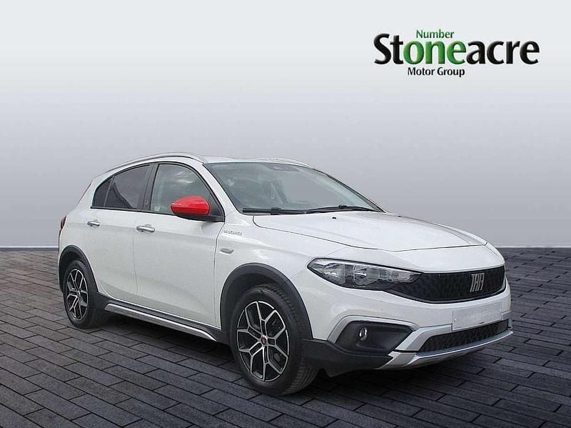 White Used 2023 Fiat Tipo Cross Hatchback | £12,995 (Fair price) - Image 1/4