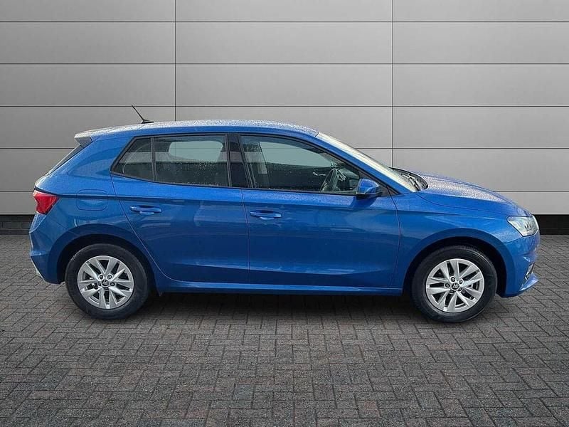 Used Skoda Fabia SE 59 HP (43 kW) 2025 Race blue metallic Hatchback