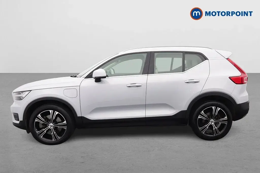 Used Volvo XC40 Inscription 211 HP (155 kW) 2021 Silver SUV