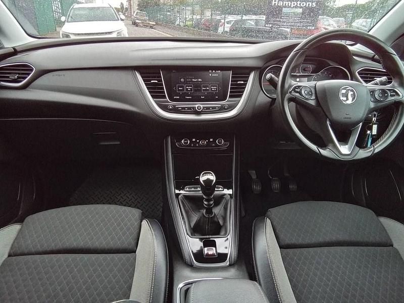Used Vauxhall Grandland X Sport 130 HP (95 kW) 2019 Grey SUV
