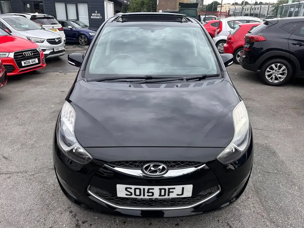 Used Hyundai ix20 Style 90 HP (66 kW) 2015 Black Hatchback