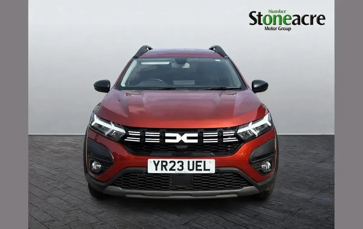 Used Dacia Jogger Extreme 110 HP (80 kW) 2023 Brown MPV