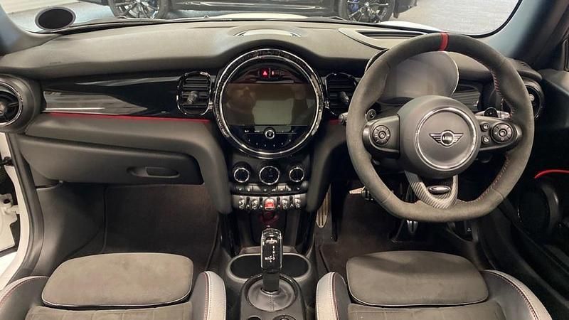 Used Mini John Cooper Works Hatch 228 HP (167 kW) 2022 White Hatchback