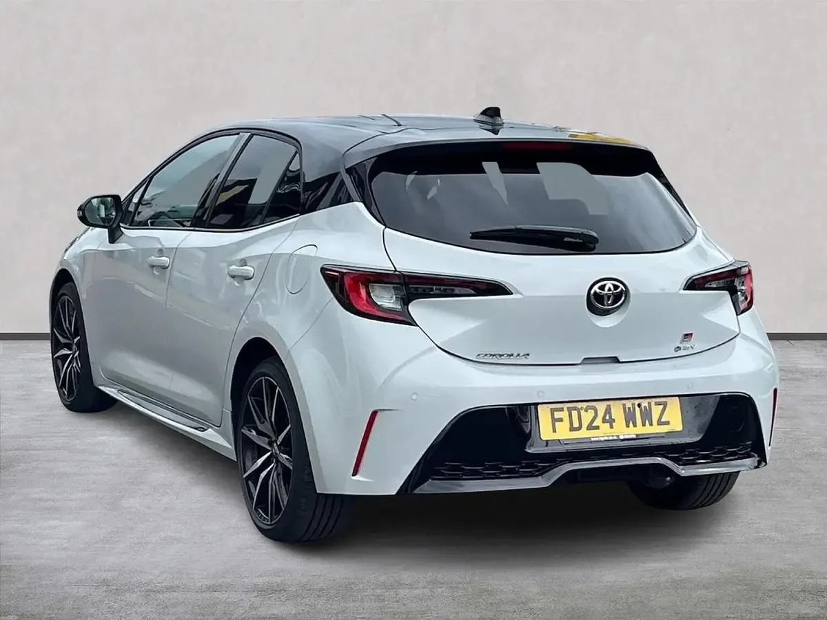 Usado Toyota Corolla Sport 196 HP (144 kW) 2024 Cinzento Citadino