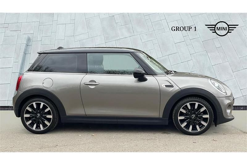Gebraucht Mini Cooper Pepper 122 PS (89 kW) 2018 Silber Kleinwagen